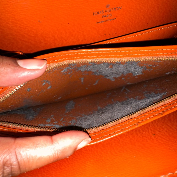 Louis Vuitton Capucines Kenyan Brown Epi Shoulder Bag - Picture 9 of 12